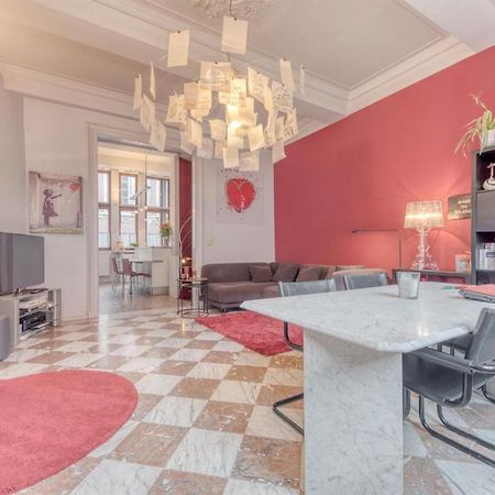 Appartamento Duplex situé au centre du cœur historique de Liège Esterno foto