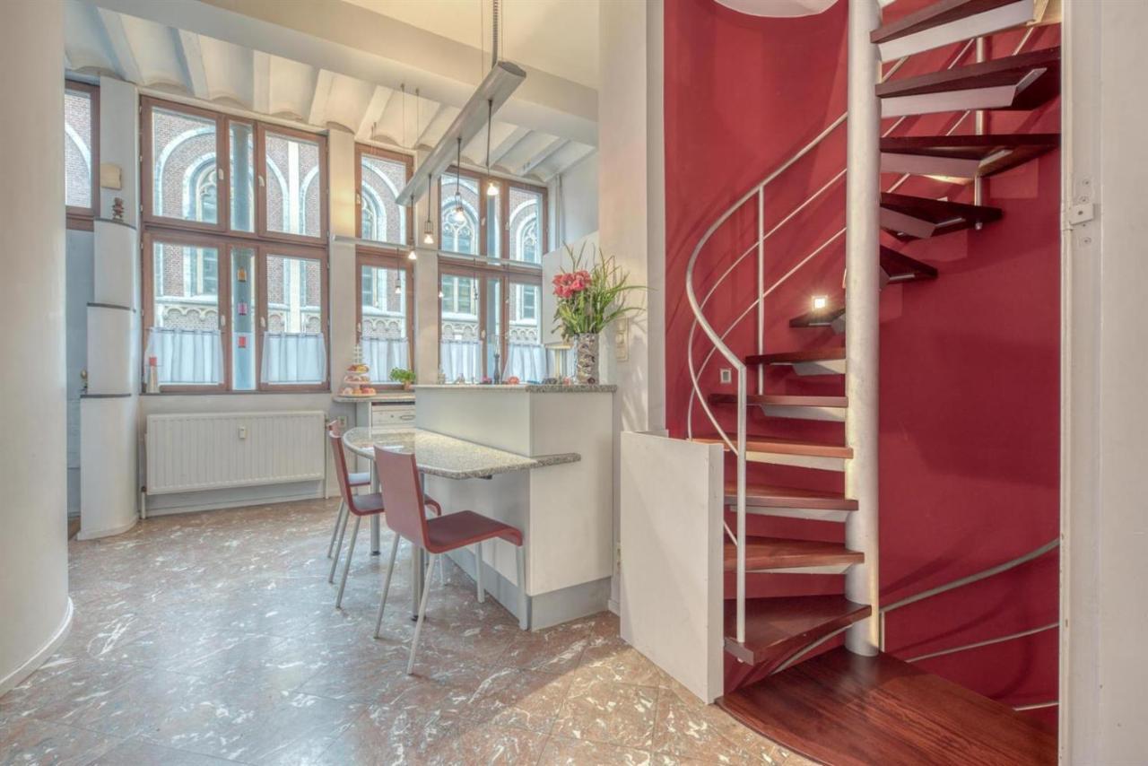 Appartamento Duplex situé au centre du cœur historique de Liège Esterno foto