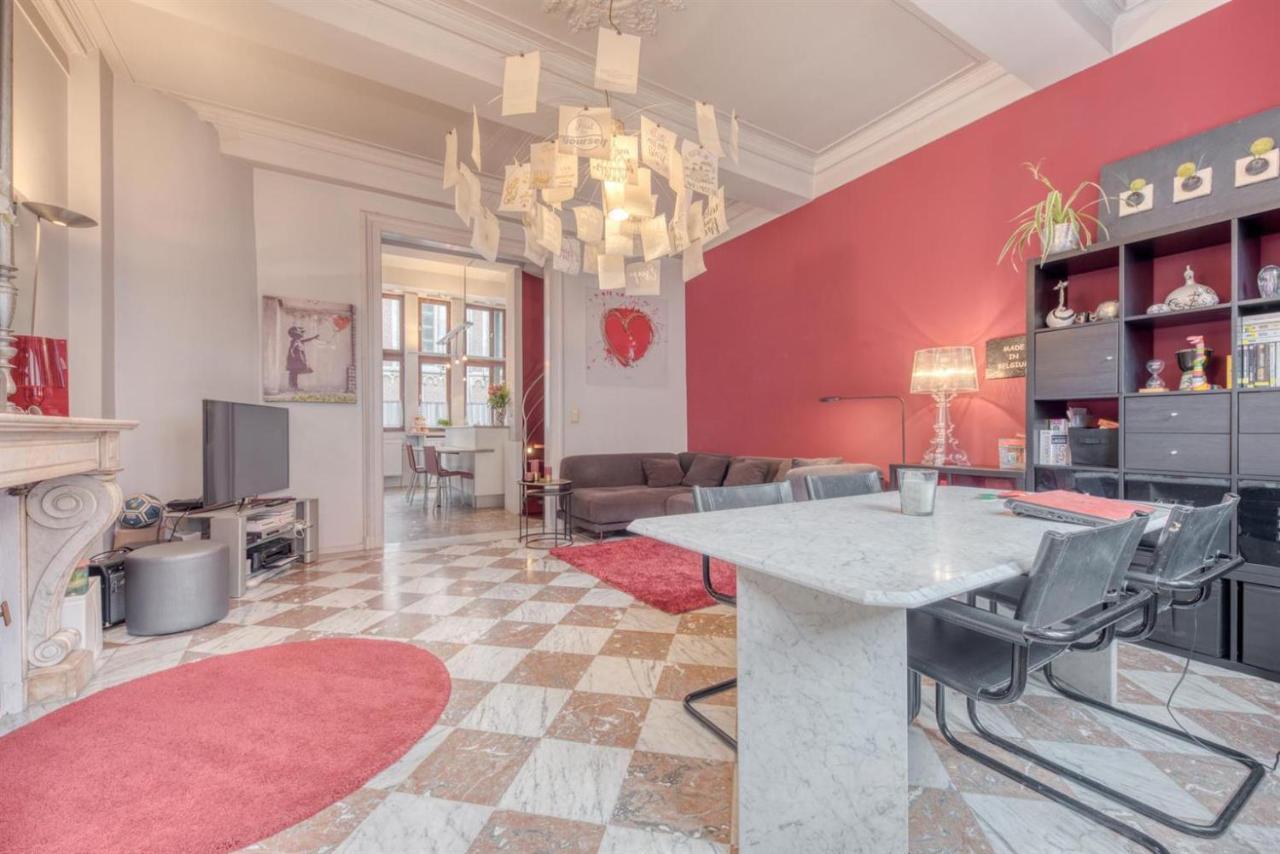 Appartamento Duplex situé au centre du cœur historique de Liège Esterno foto