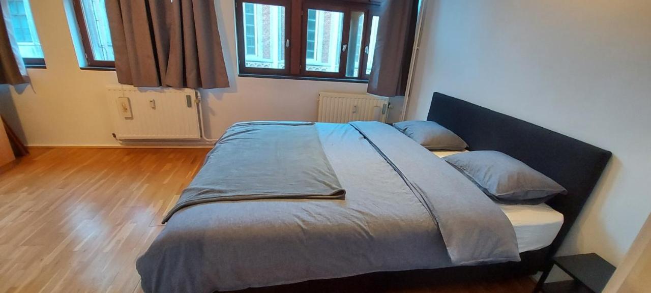 Appartamento Duplex situé au centre du cœur historique de Liège Esterno foto