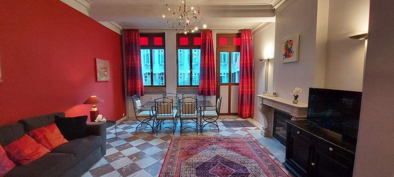 Appartamento Duplex situé au centre du cœur historique de Liège Esterno foto