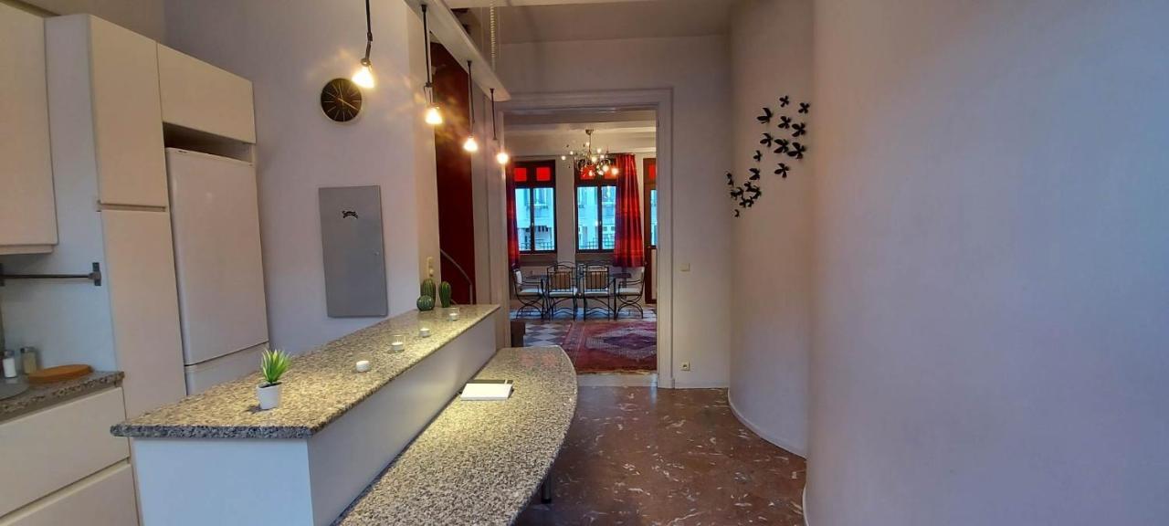 Appartamento Duplex situé au centre du cœur historique de Liège Esterno foto