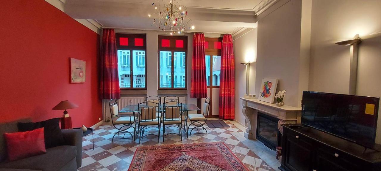 Appartamento Duplex situé au centre du cœur historique de Liège Esterno foto