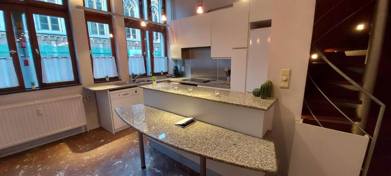Appartamento Duplex situé au centre du cœur historique de Liège Esterno foto