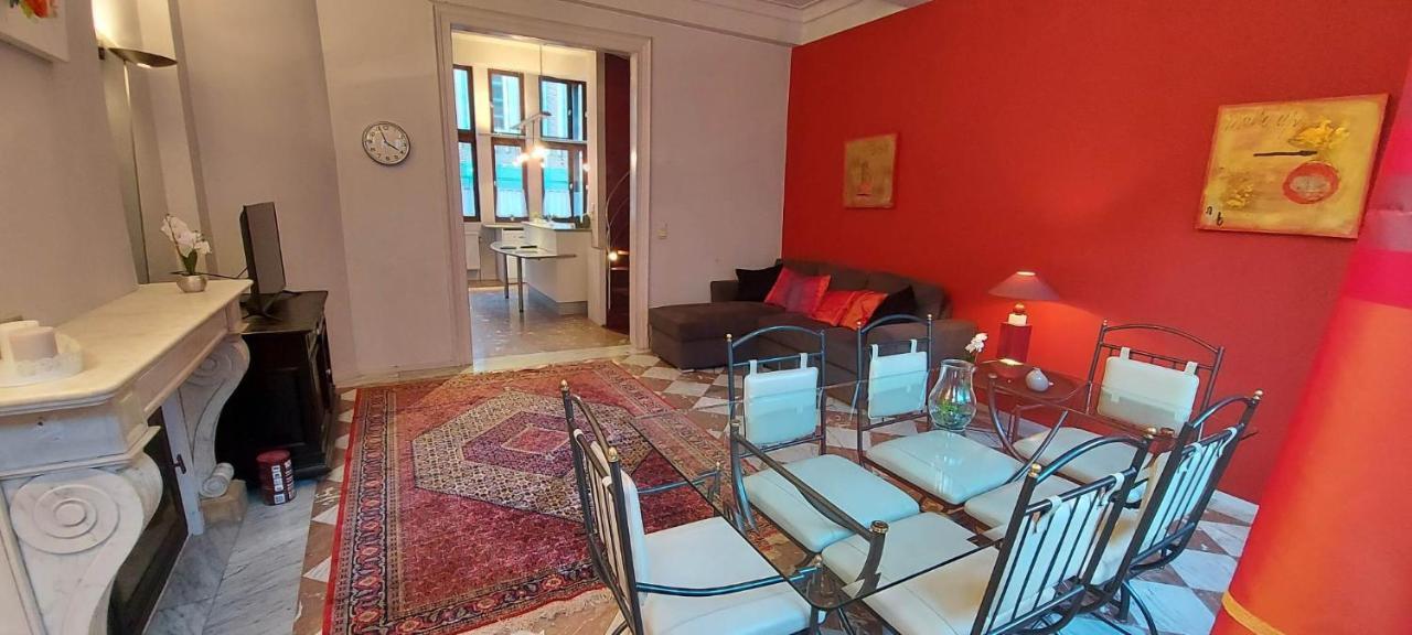 Appartamento Duplex situé au centre du cœur historique de Liège Esterno foto